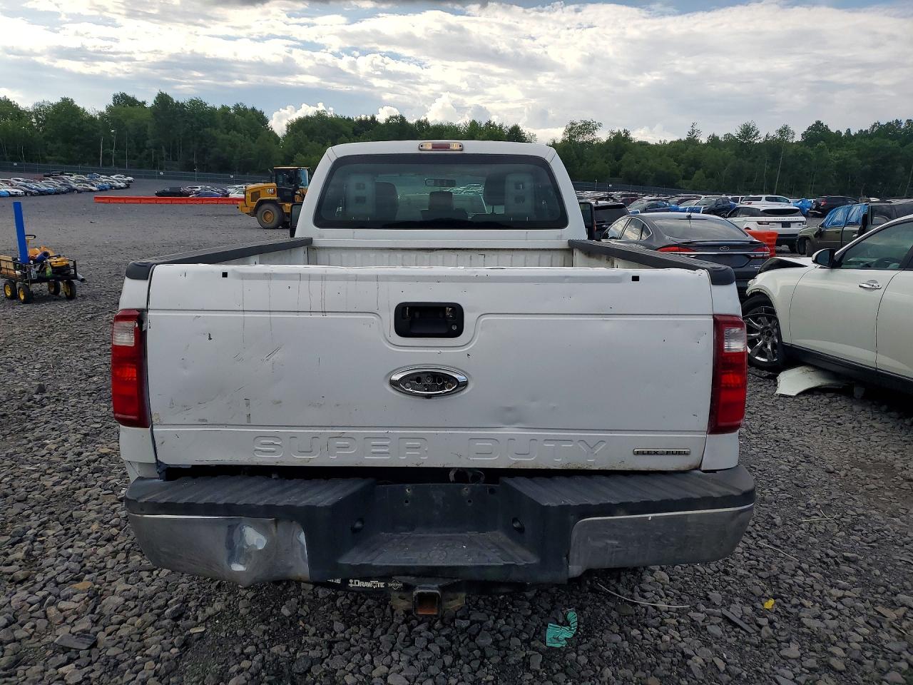 2012 Ford F- 350 White vin: 1FT8X3B67CED11630