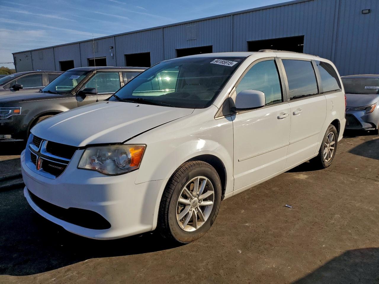 2014 Dodge Grand Caravan Sxt White vin: 2C4RDGCG0ER173768