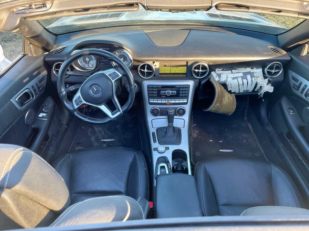 2012 Mercedes-benz Slk 350 White vin: WDDPK5HA1CF038430