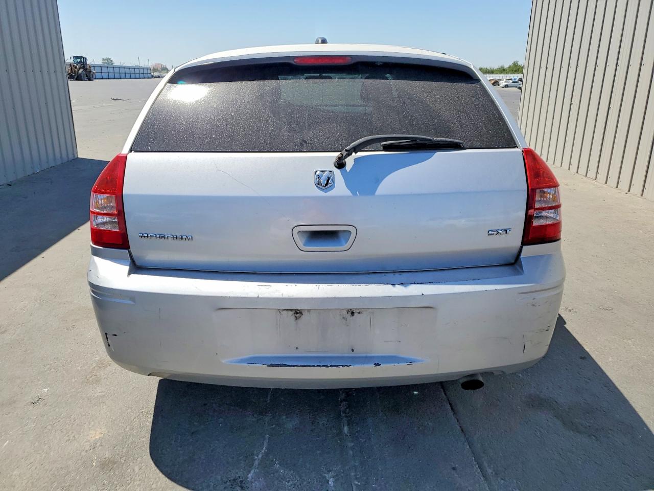 2005 Dodge Magnum Sxt Серебряный vin: 2D4FV48V85H669819