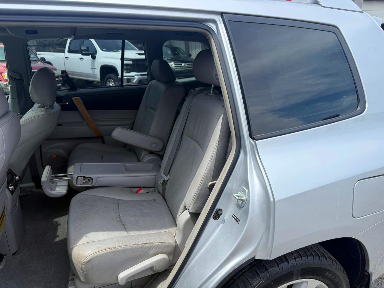 2010 Toyota Highlander Hybrid Limited Серебряный vin: JTEJW3EH5A2043009