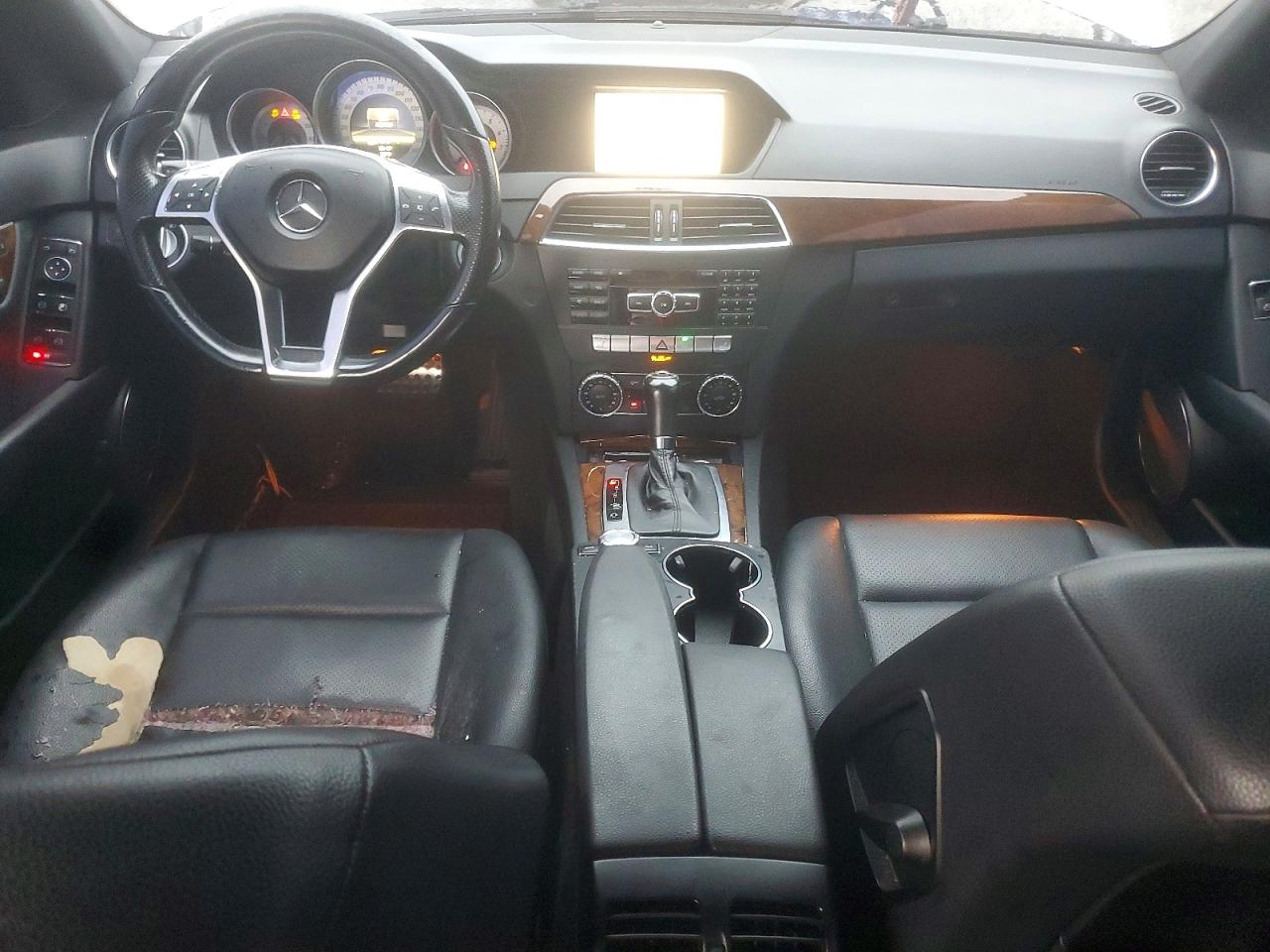 2013 Mercedes-benz C 300 4matic Серебряный vin: WDDGF8AB2DR256563