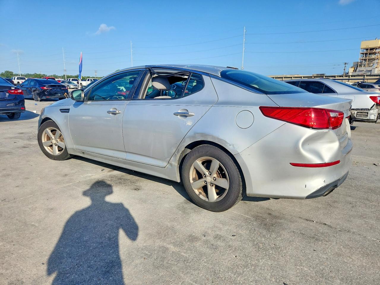 2015 Kia Optima Lx Серебряный vin: 5XXGM4A72FG354051
