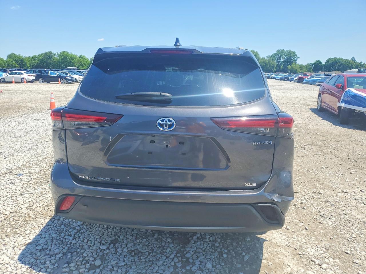 2024 Toyota Highlander Hybrid Xle Серый vin: 5TDKBRCH6RS141416
