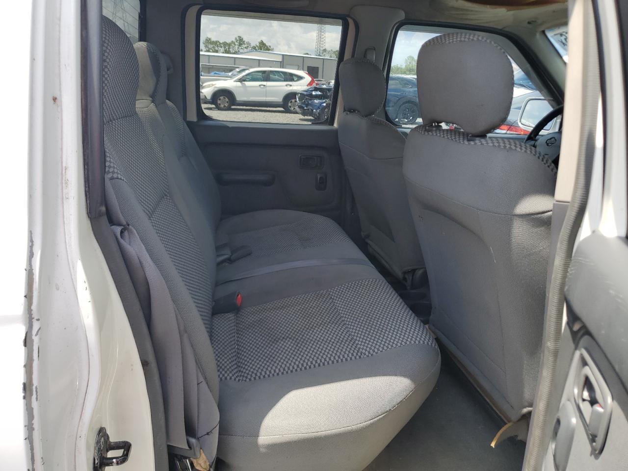 2001 Nissan Frontier Xe Белый vin: 1N6ED27T21C314185