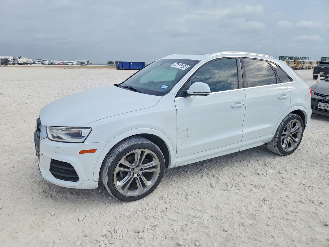 2017 Audi Q3 Premium Plus White vin: WA1HCCFS5HR000243