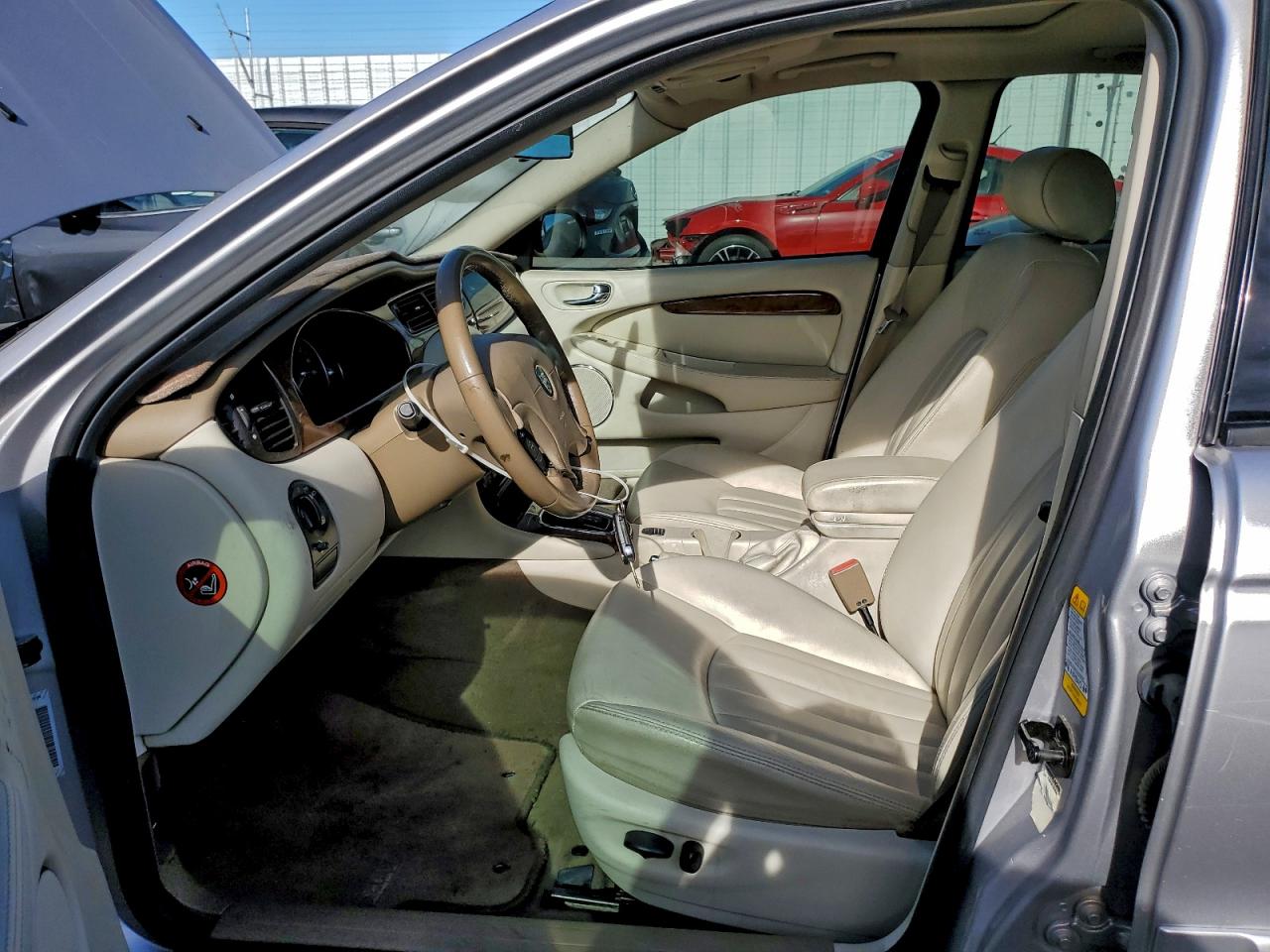2002 Jaguar X-type 2.5 Silver vin: SAJEA51DX2XC77979