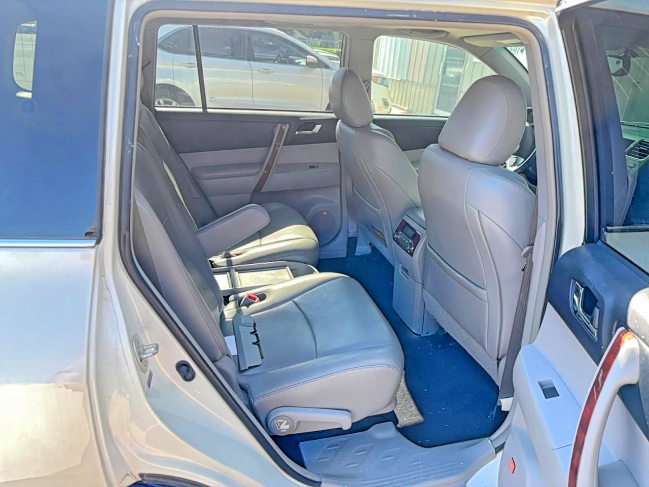 2011 Toyota Highlander Limited White vin: 5TDYK3EH3BS038710