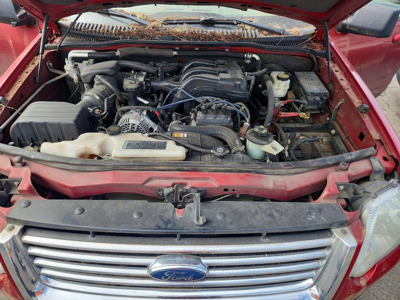 2007 Ford Explorer Xlt Red vin: 1FMEU73EX7UA82232