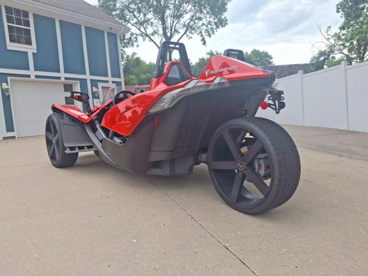2015 Polaris Slingshot Sl Red vin: 57XAAPFA2F5103076