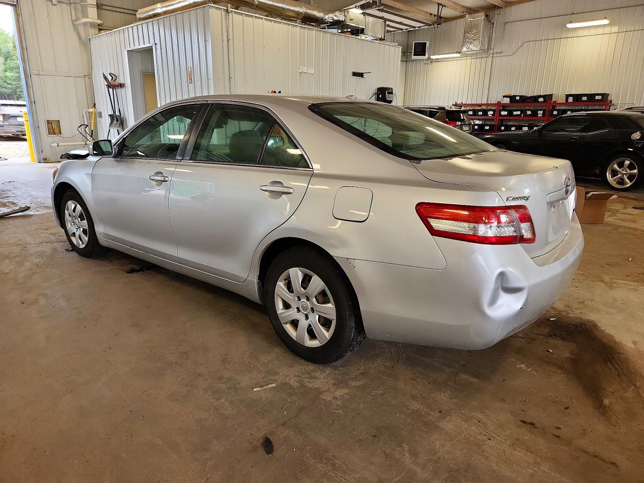 2010 Toyota Camry Le Серебряный vin: 4T1BF3EK8AU079829