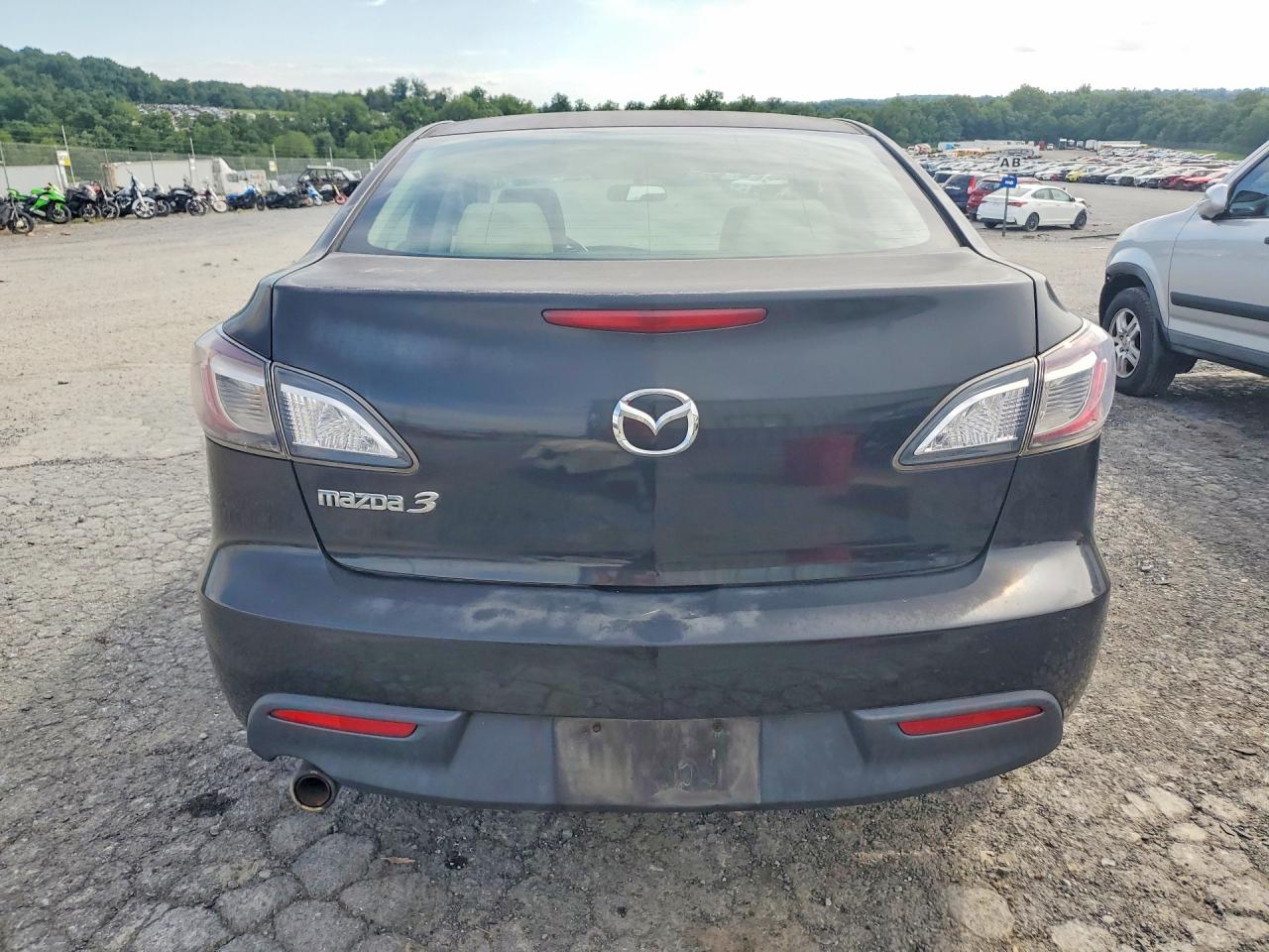 2010 Mazda 3 I Black vin: JM1BL1SG8A1153981