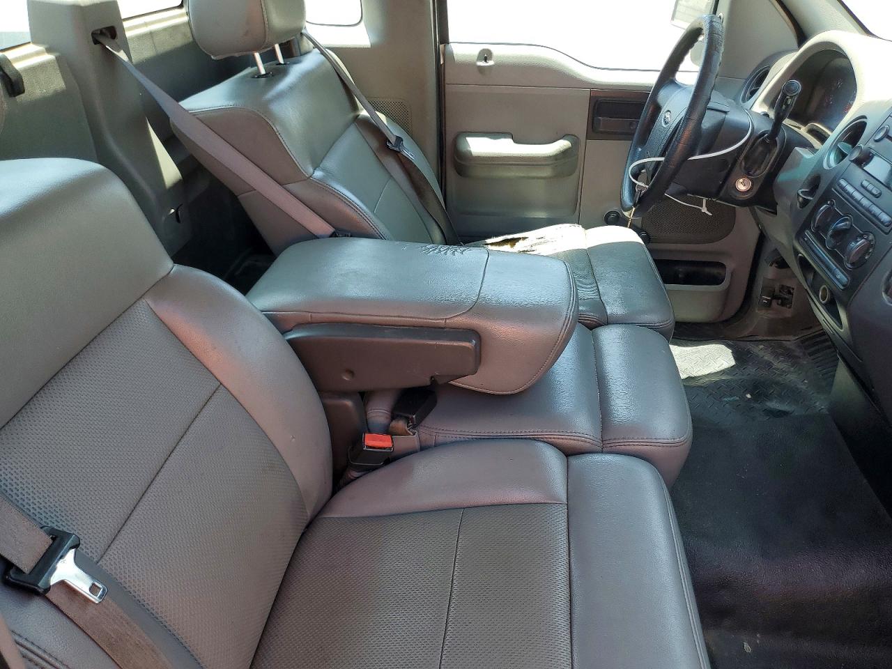 2006 Ford F150 White vin: 1FTRF12216NB72625