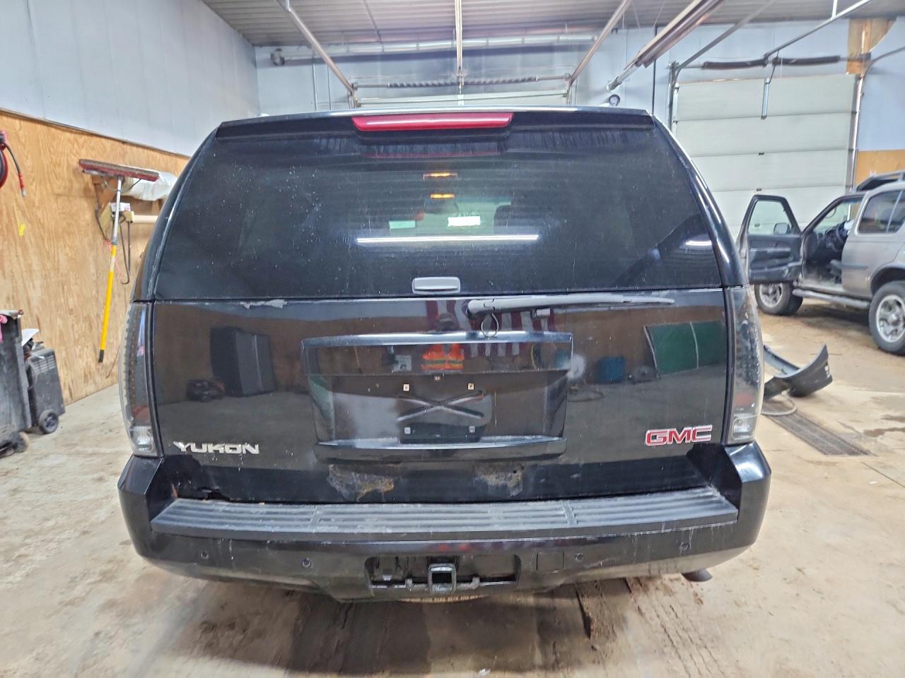 2014 Gmc Yukon Sle Black vin: 1GKS2AE02ER113084