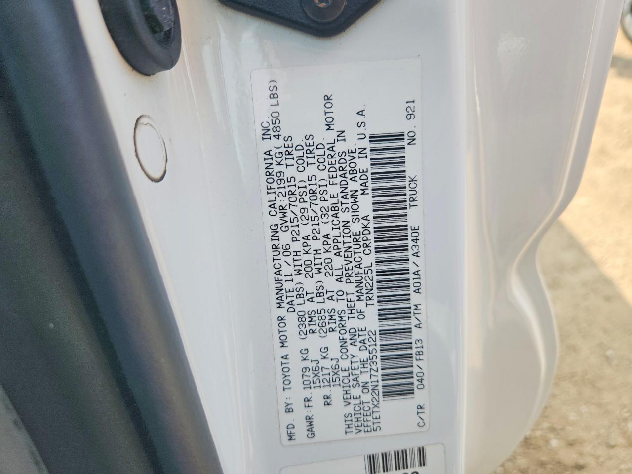 2007 Toyota Tacoma Base White vin: 5TETX22N17Z355122