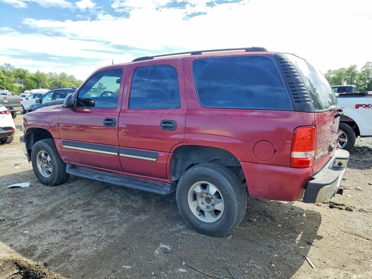 2005 Chevrolet Tahoe K1500 Burgundy vin: 1GNEK13T85J153889
