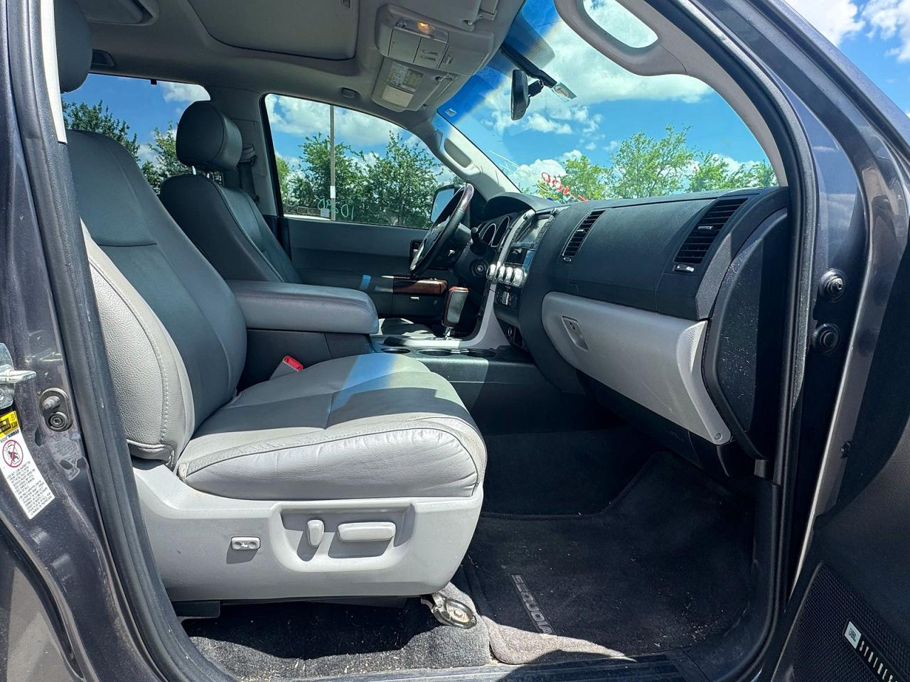 2012 Toyota Sequoia Platinum Gray vin: 5TDDW5G11CS071124