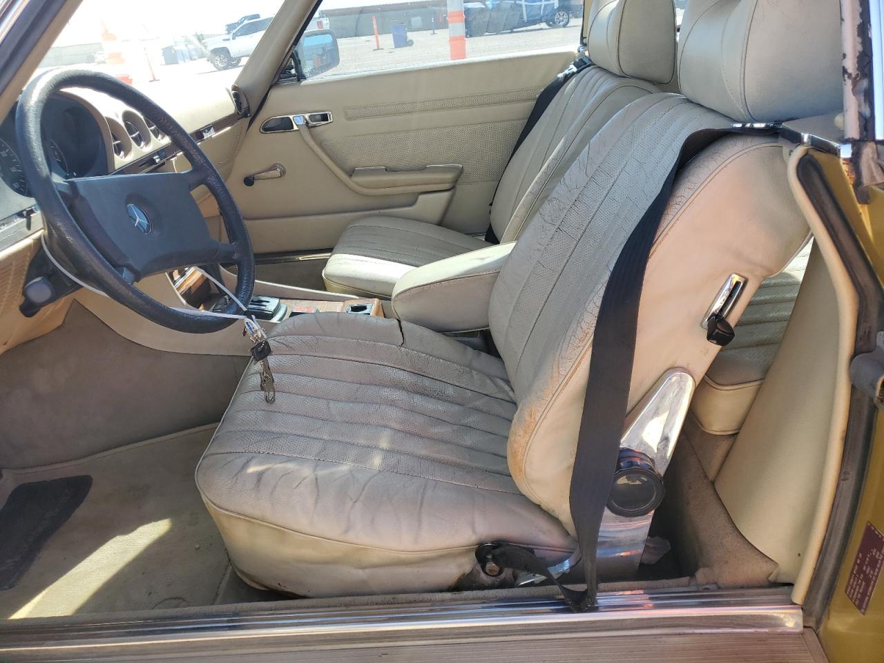 1979 Mercedes Benz 300 Td Золотой vin: 00000704312014360