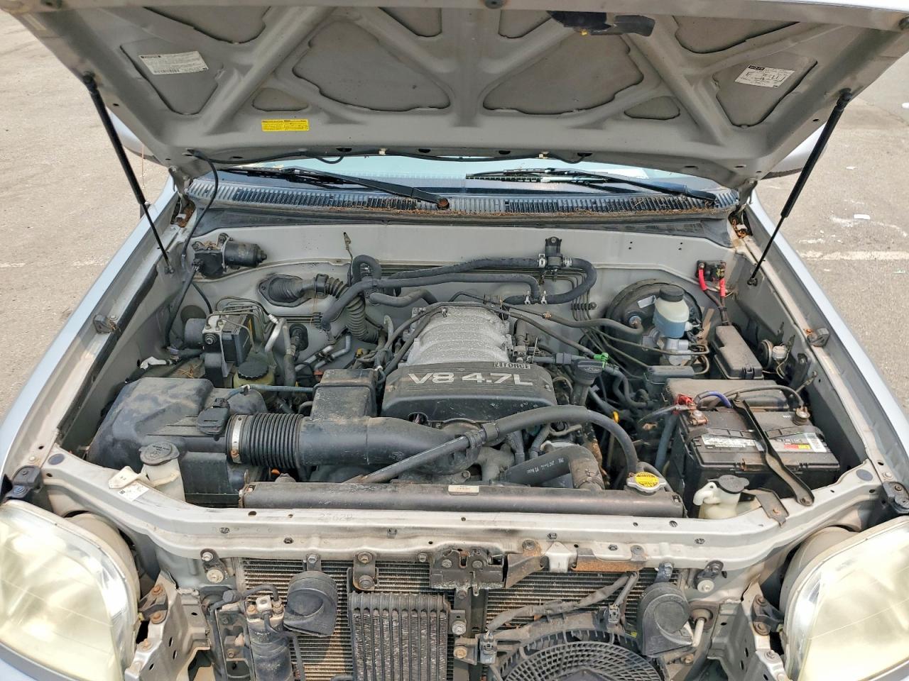 2003 Toyota Sequoia Limited Silver vin: 5TDBT48A13S168297