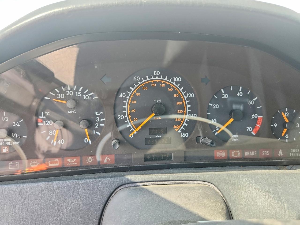 1992 Mercedes-benz 500 Sl Белый vin: WDBFA66E7NF053892