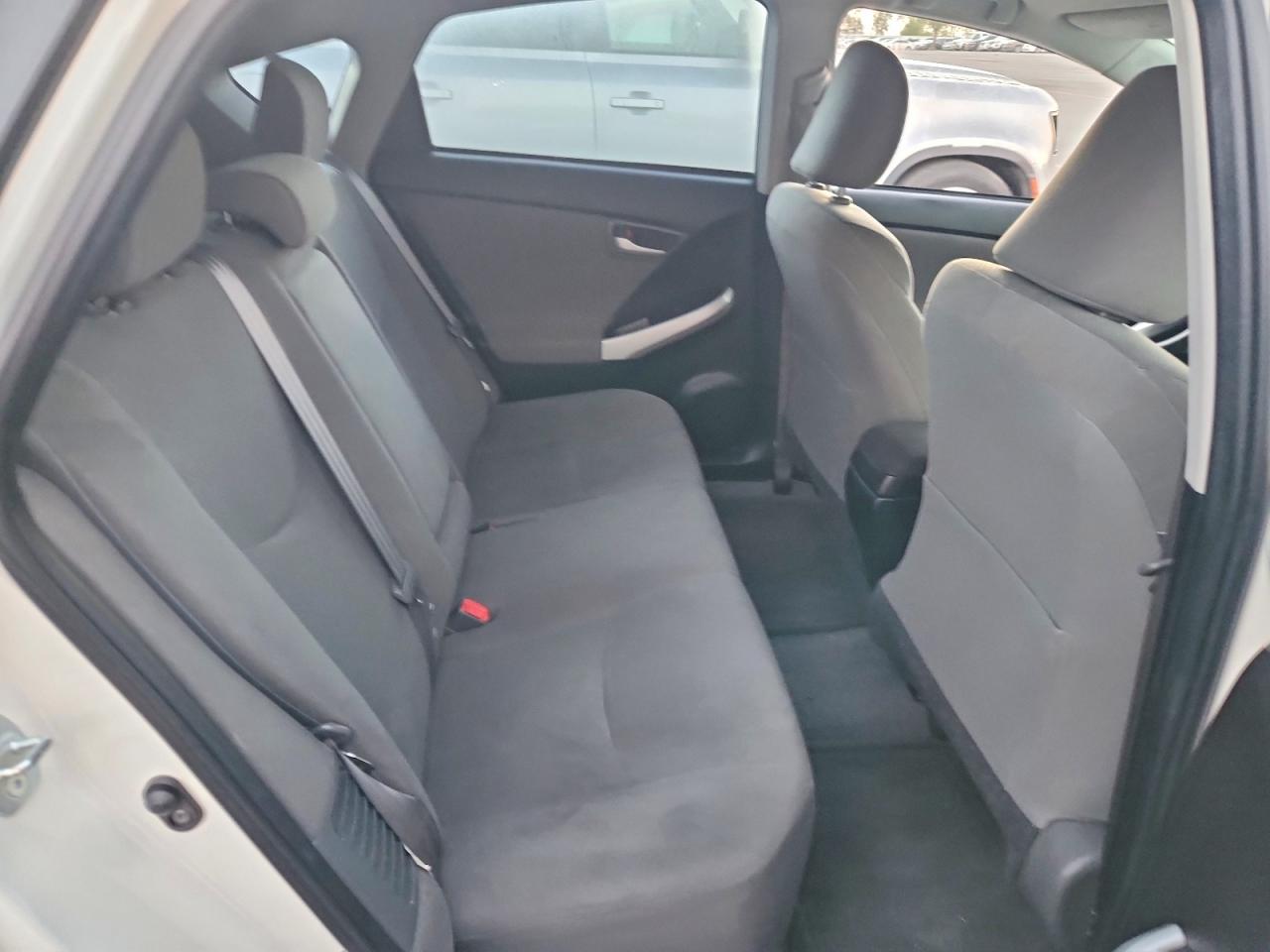 2014 Toyota Prius Two White vin: JTDKN3DU6E1759505
