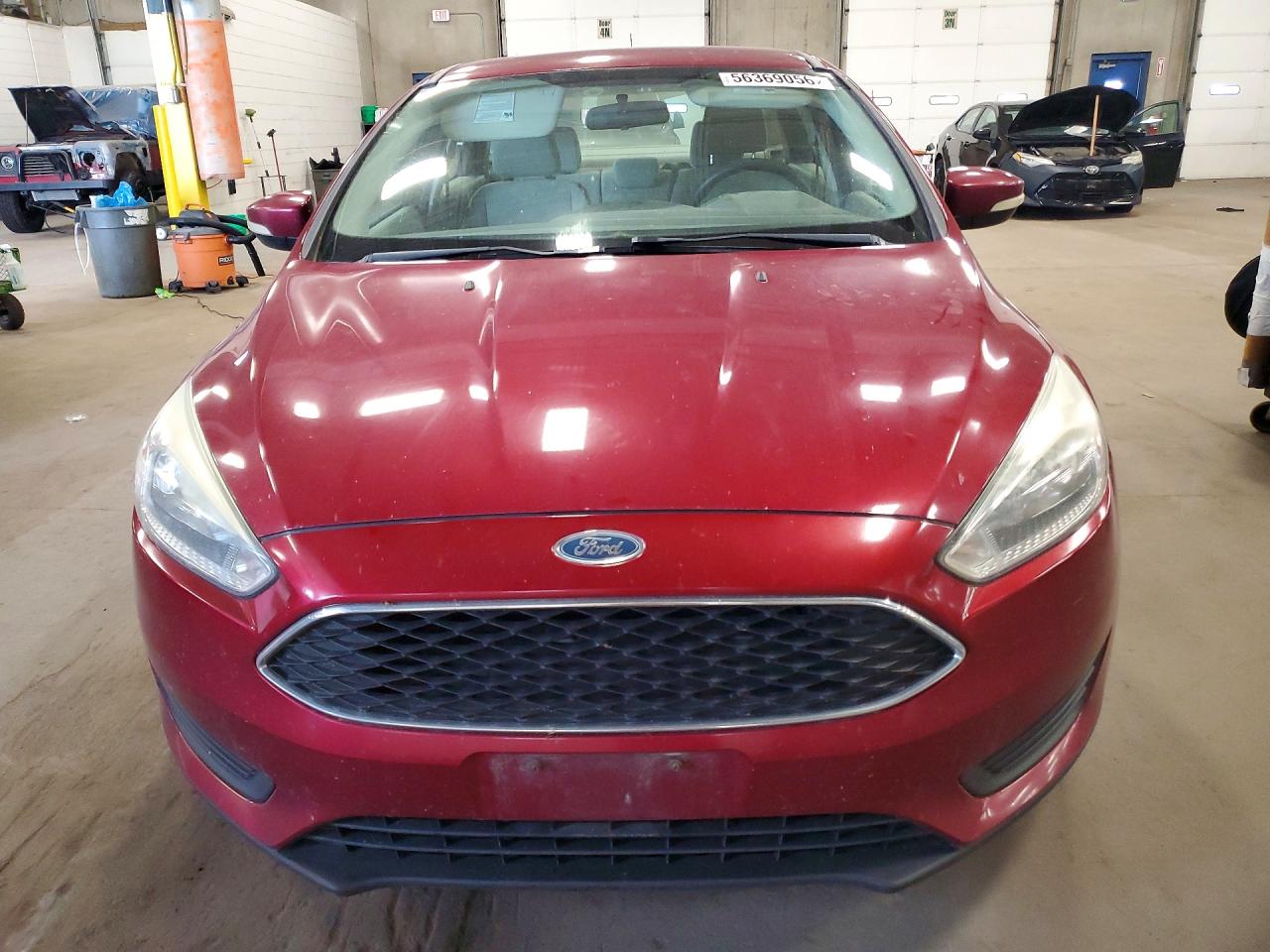 2015 Ford Focus Se Red vin: 1FADP3F20FL338843