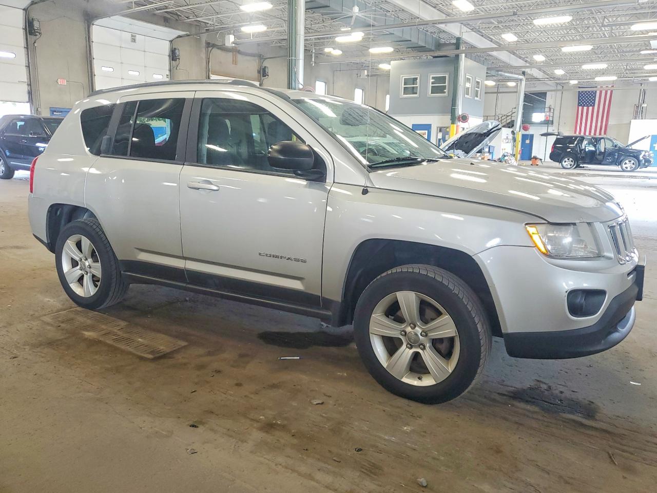 2012 Jeep Compass Latitude Silver vin: 1C4NJDEB2CD572558