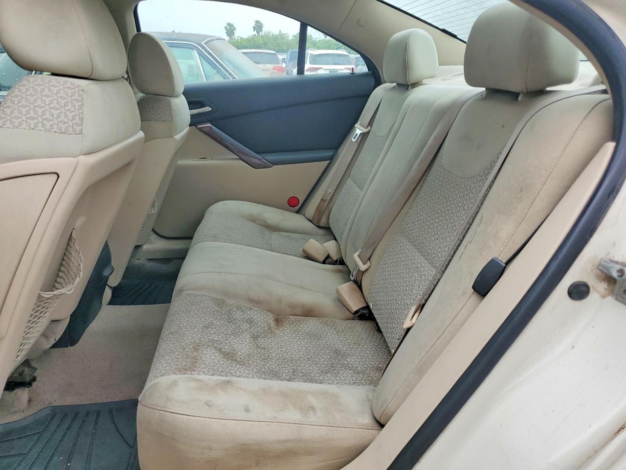 2008 Pontiac G6 Base Cream vin: 1G2ZG57N784211822