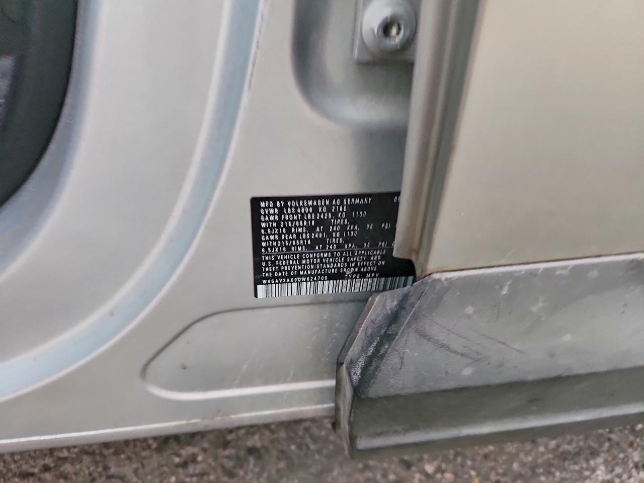 2013 Volkswagen Tiguan S Silver vin: WVGAV3AX9DW624705