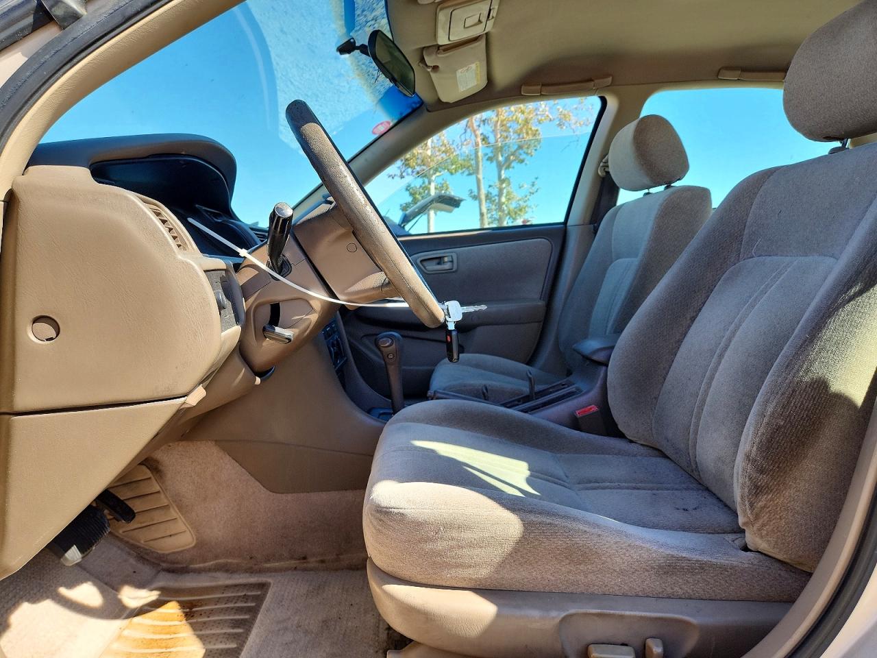 2001 Toyota Camry Le Beige vin: 4T1BG22K81U847384