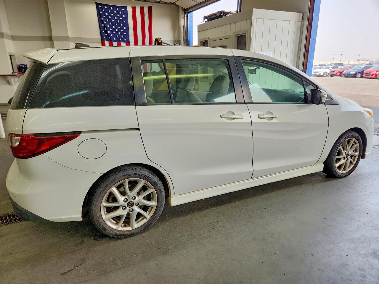 2014 Mazda 5 Touring White vin: JM1CW2CL6E0166818