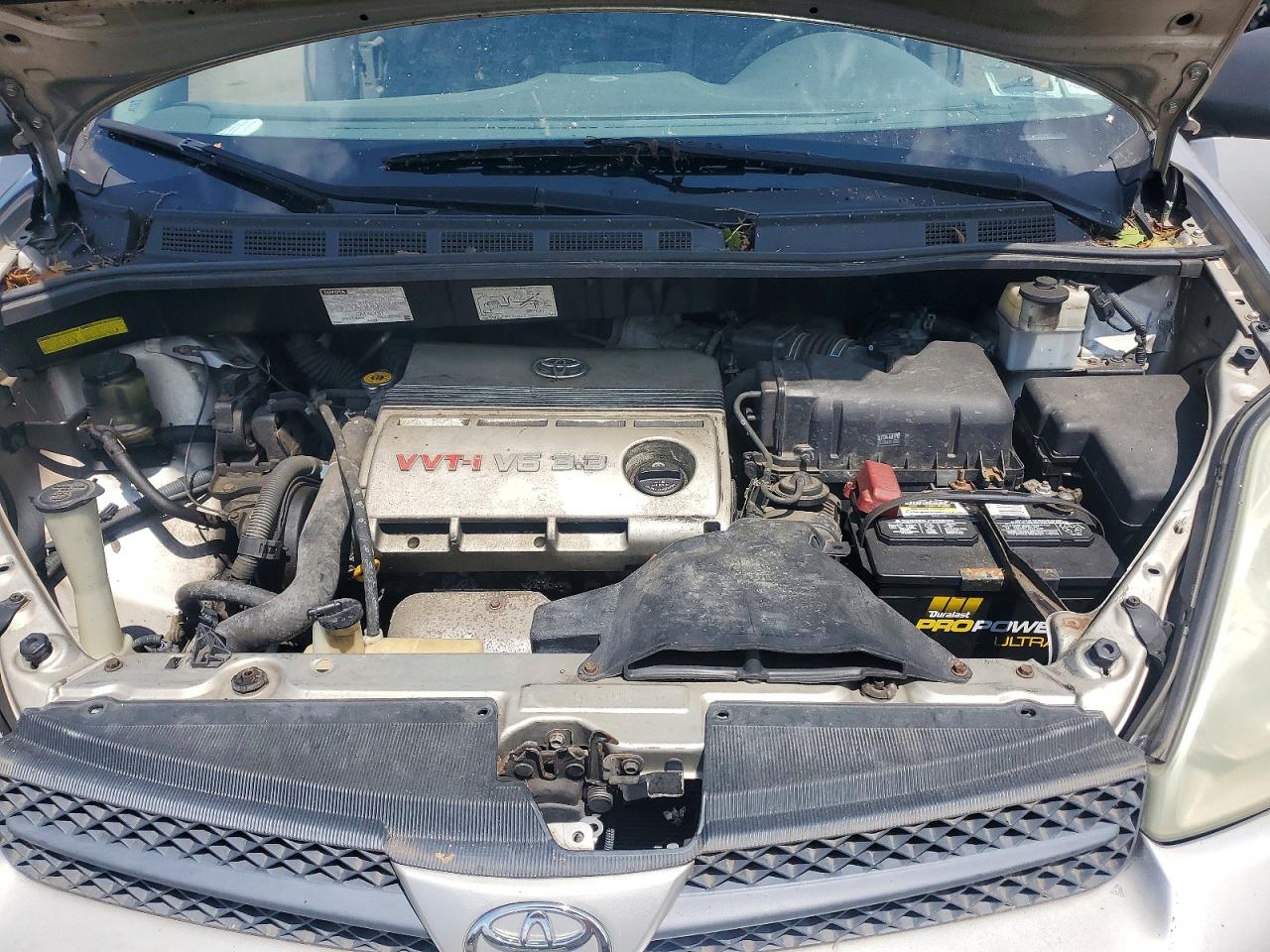 2004 Toyota Sienna Le 7 Passenger Silver vin: 5TDZA23C94S068550