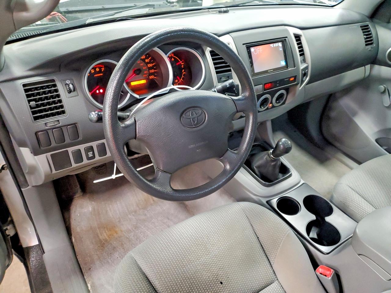 2006 Toyota Tacoma Base Серебряный vin: 5TEPX42N36Z283352