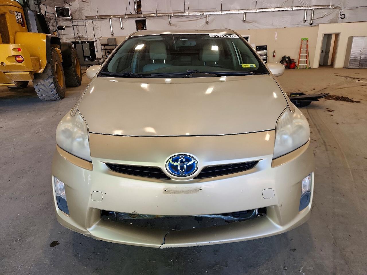 2011 Toyota Prius Two Tan vin: JTDKN3DU9B0295742