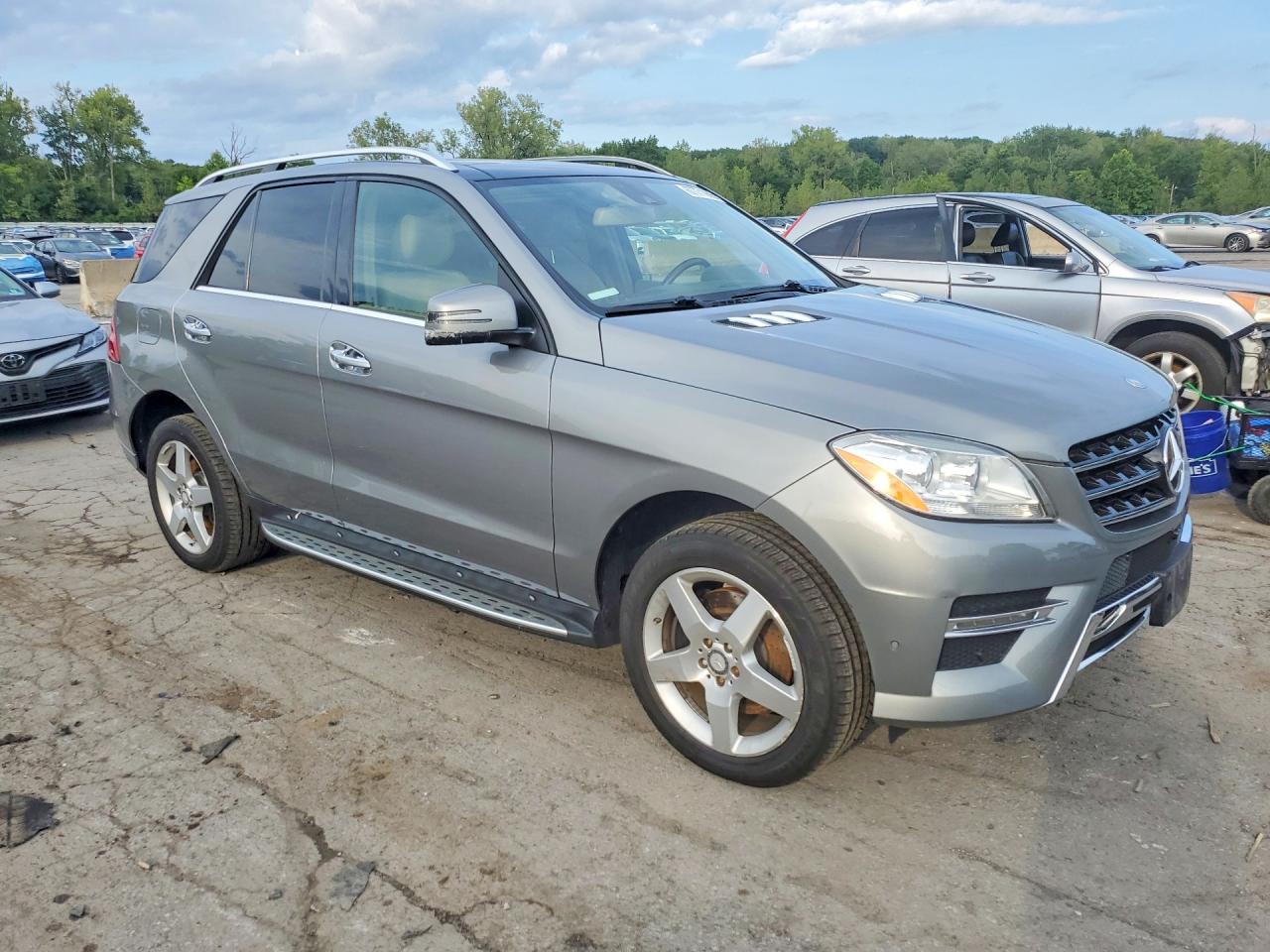 2015 Mercedes-benz Ml 400 4matic Silver vin: 4JGDA5GB8FA513630