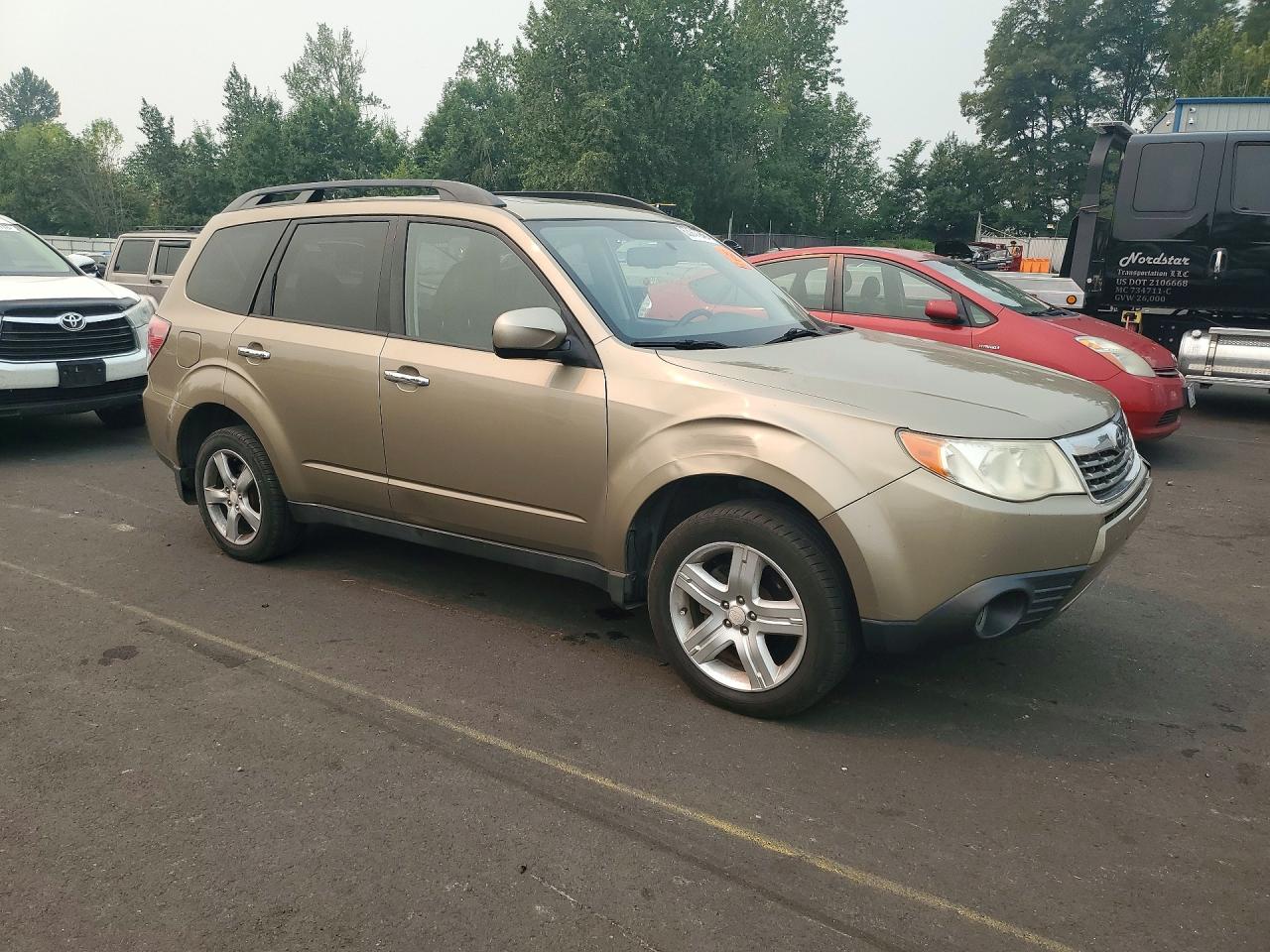 2009 Subaru Forester 2.5x Limited Золотой vin: JF2SH64619H763566