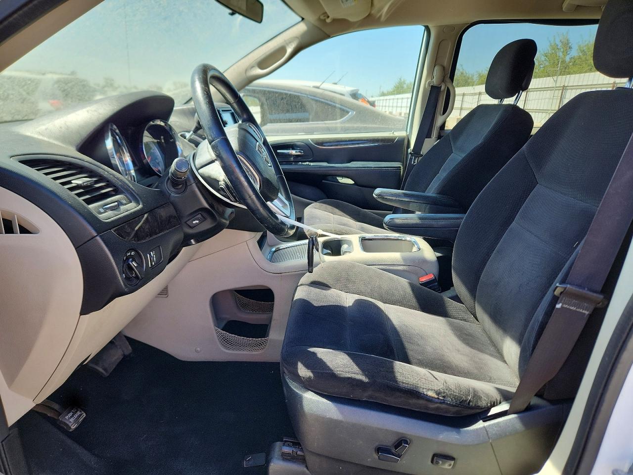2014 Dodge Grand Caravan Sxt White vin: 2C4RDGCG5ER344885