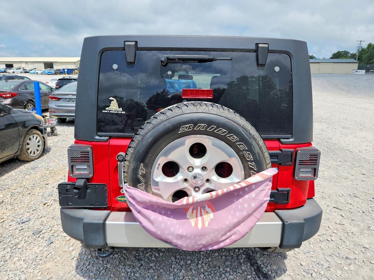 2015 Jeep Wrangler Unlimited Sahara Maroon vin: 1C4BJWEG5FL697946