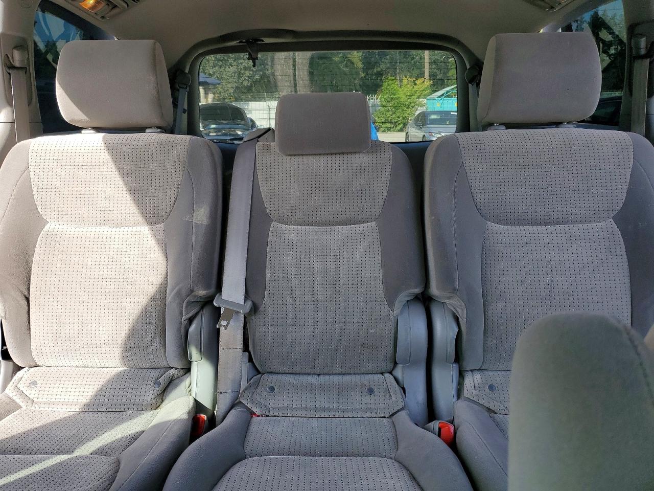2007 Toyota Sienna Le 8-passenger White vin: 5TDZK23C77S022216