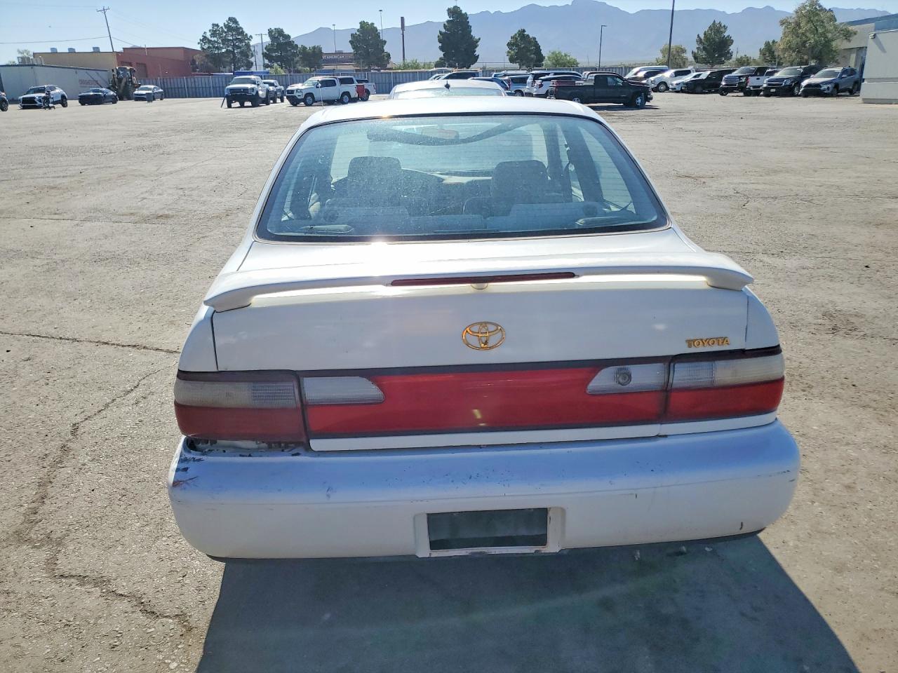 1997 Toyota Corolla Dx Белый vin: 1NXBB02E9VZ515263