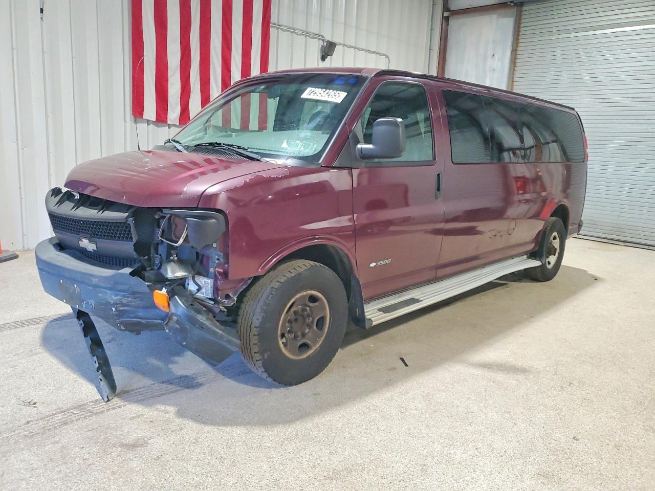2003 Chevrolet Express G3500 Red vin: 1GAHG39U031231526