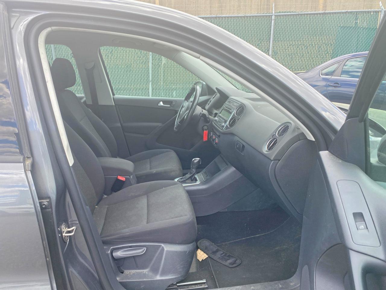 2013 Volkswagen Tiguan S Угольный vin: WVGBV3AXXDW582615