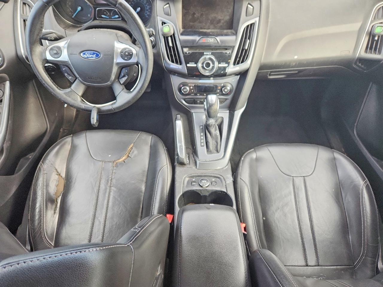 2012 Ford Focus Titanium Red vin: 1FAHP3N29CL308982