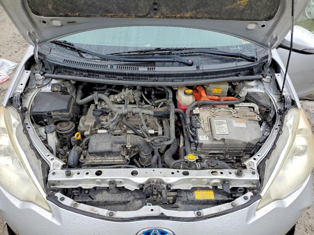 2013 Toyota Prius C Two Серебряный vin: JTDKDTB31D1055806