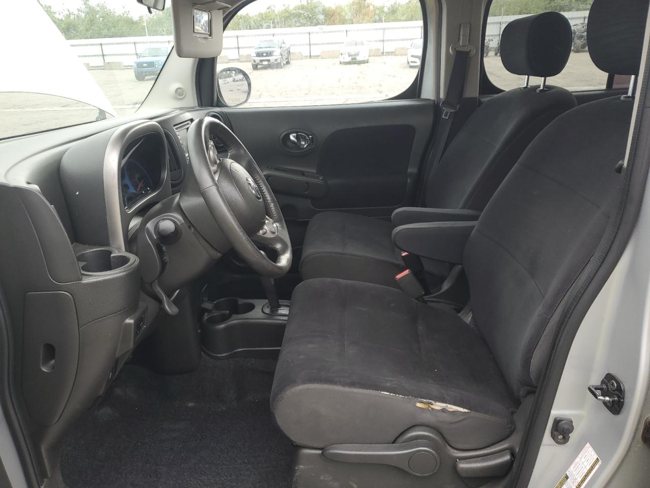 2014 Niss Cube Серебряный vin: JN8AZ2KR6ET351281