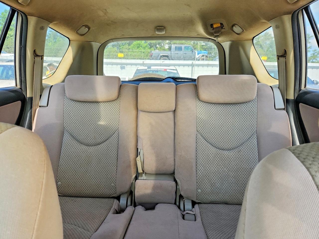 2007 Toyota Rav4 Base Silver vin: JTMZD33VX76031946