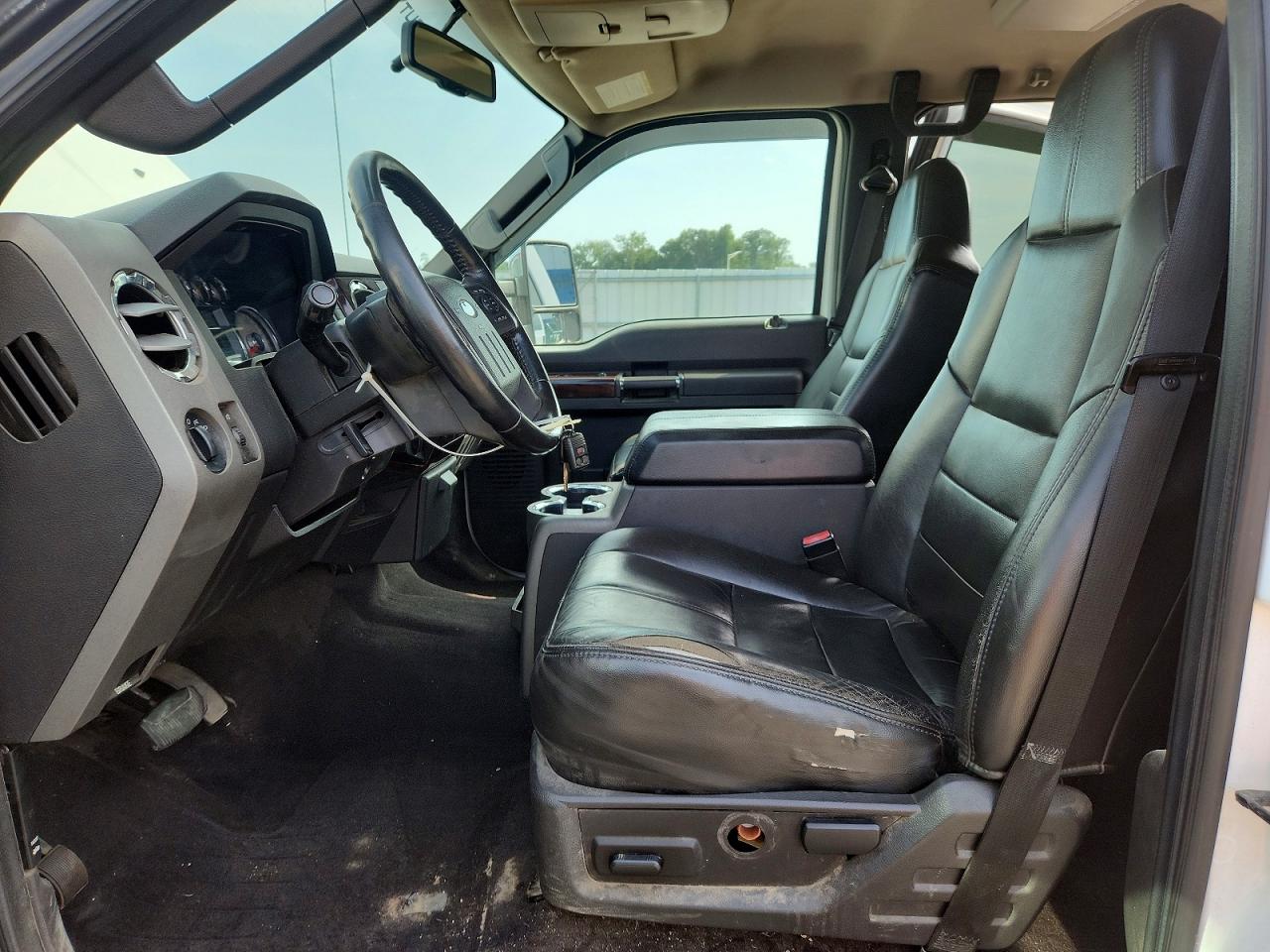 2009 Ford F250 Super Duty White vin: 1FTSW21Y79EB29523