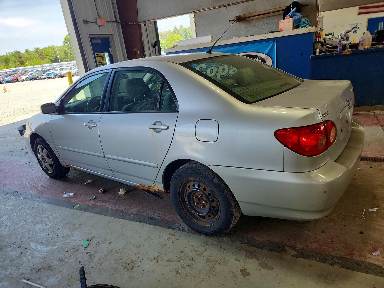 2006 Toyota Corolla Le Gray vin: JTDBR32E660077098