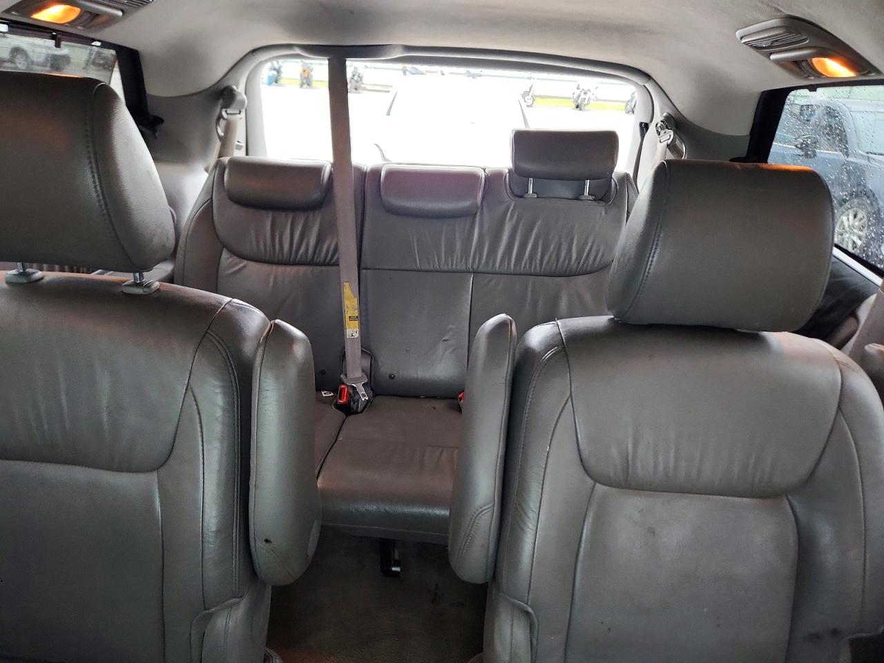 2010 Toyota Sienna Xle White vin: 5TDYK4CC5AS323761