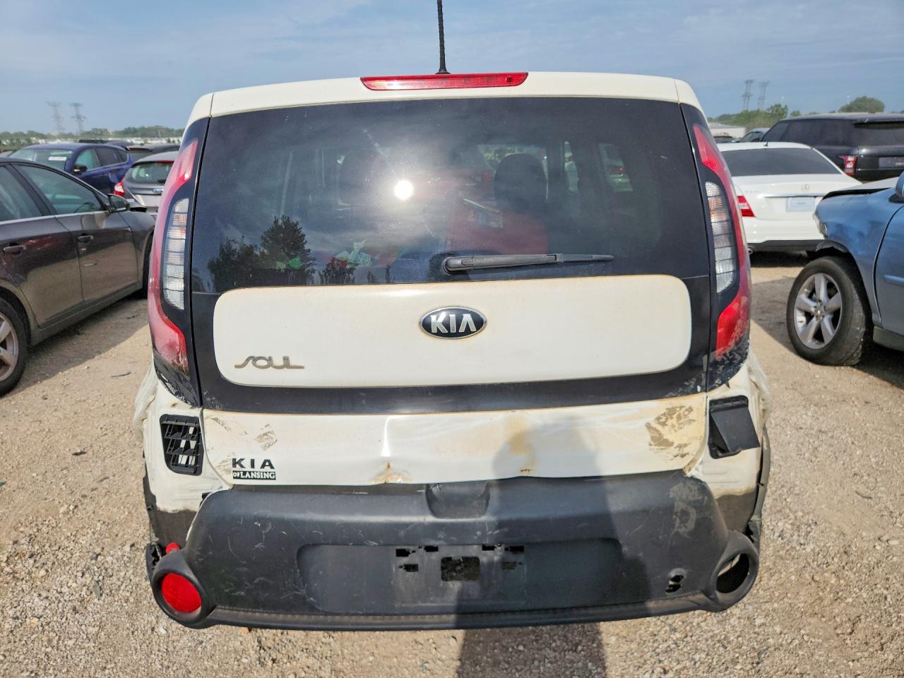 2015 Kia Soul + White vin: KNDJP3A52F7788324